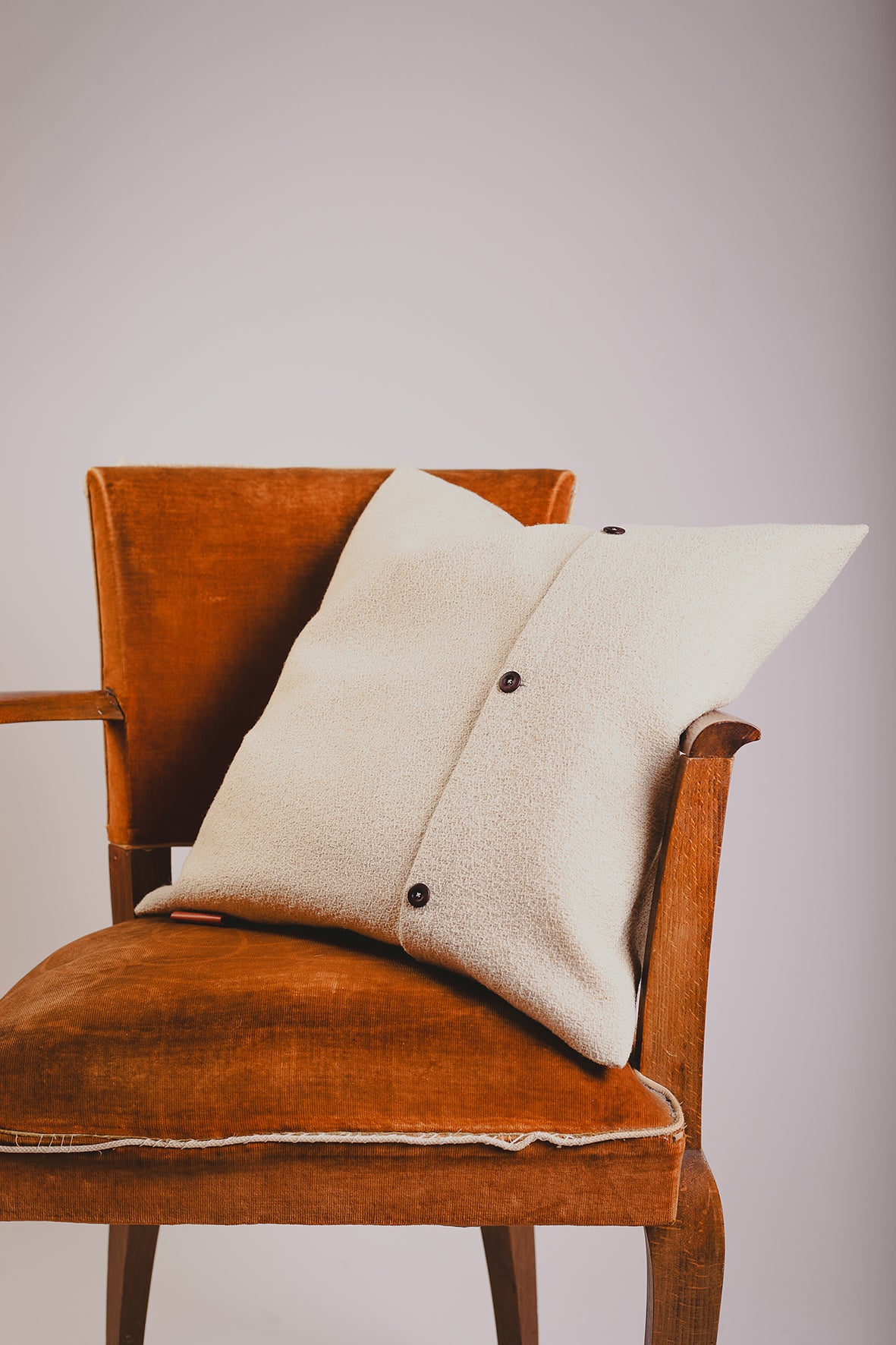 Coussin carré en bure de laine et chanvre - L’Heureux