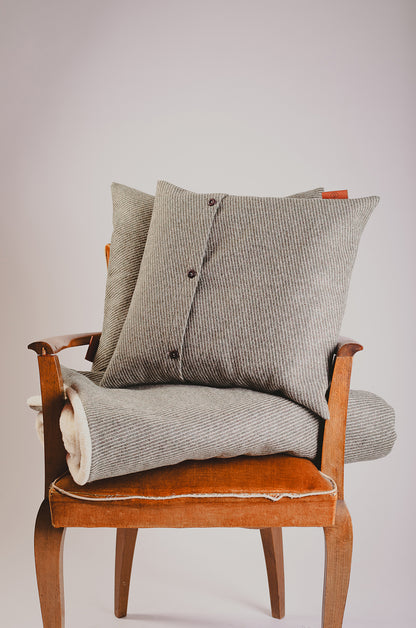 Coussin carré en tricotine de laine - L’Heureux