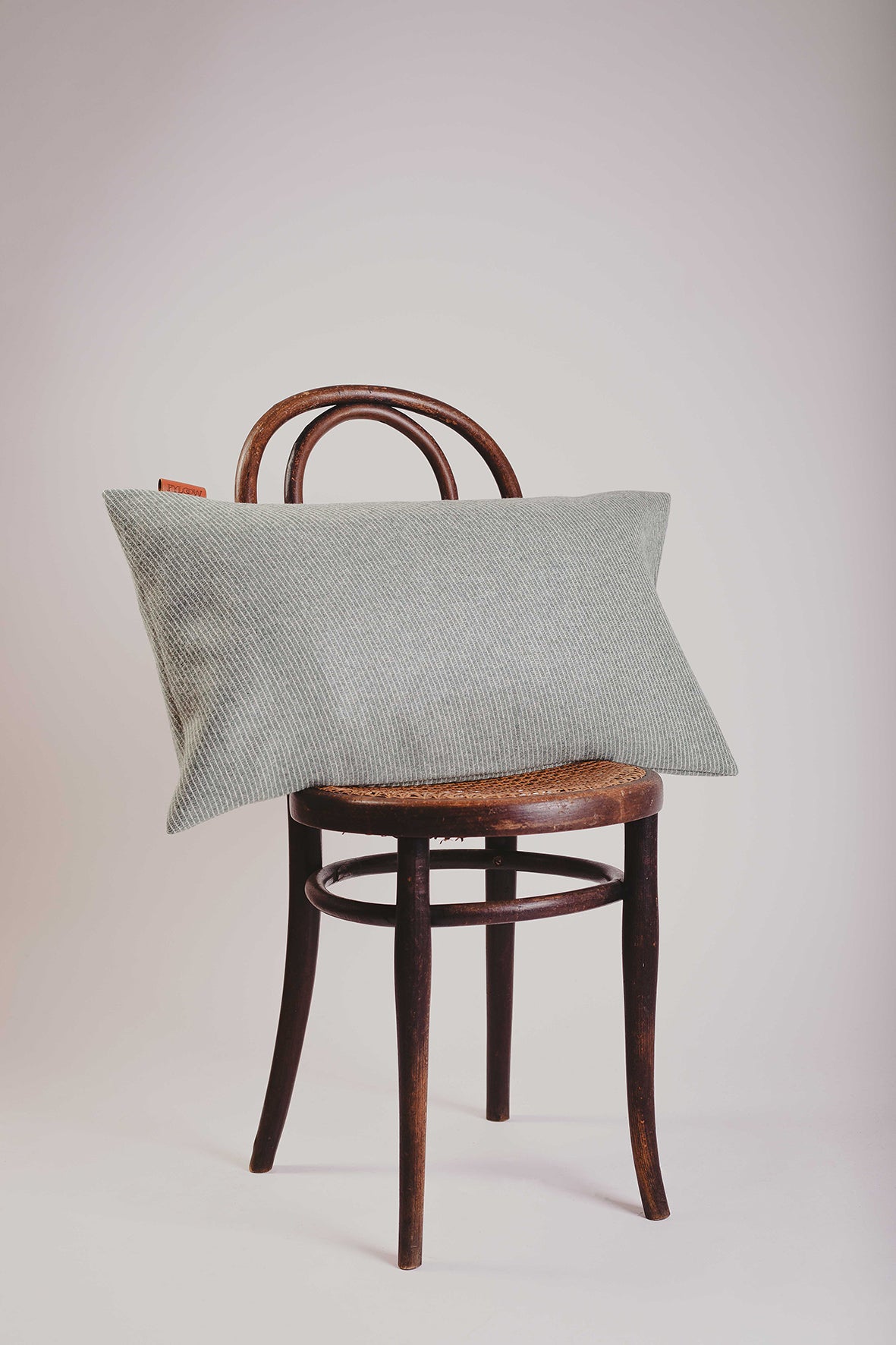Coussin rectangle en tricotine de laine - Le Chaleureux