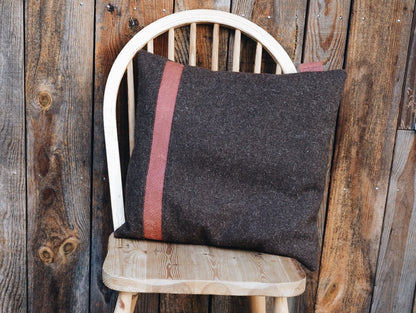 Coussin carré en laine et cuir de poisson - Linha