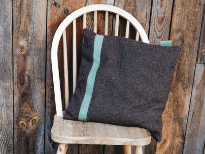 Coussin carré en laine et cuir de poisson - Linha