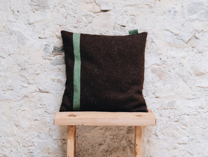 Coussin carré en laine et cuir de poisson - Linha